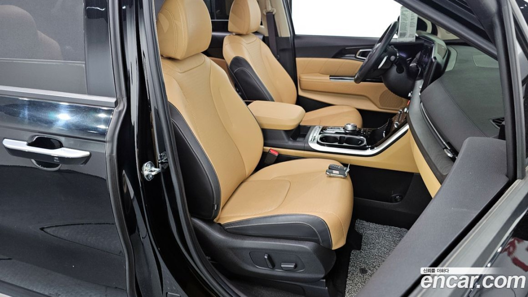 Kia Carnival 9-Seater Signature, 2023