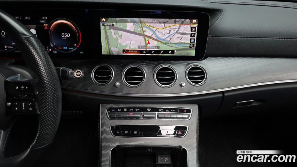 Mercedes-Benz E-Class E350 4MATIC AMG Line, 2022