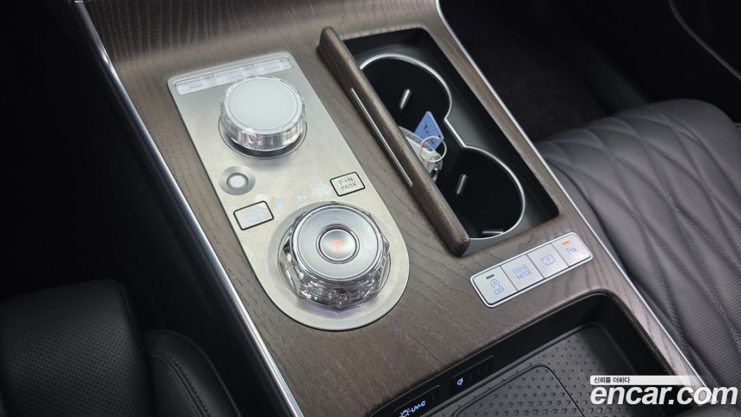 Genesis G80 Gasoline 2.5 Turbo AWD, 2025