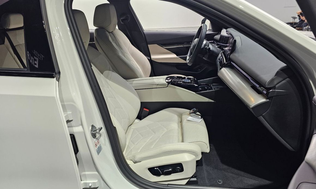 BMW 5-Series 520i M Sport, 2024