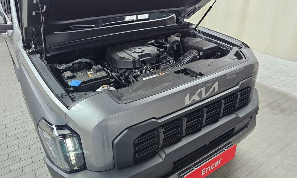 Kia Tasman 2.5T Gasoline 4WD, 2026