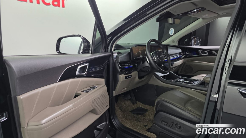 Kia Carnival 7-Seater Signature, 2025