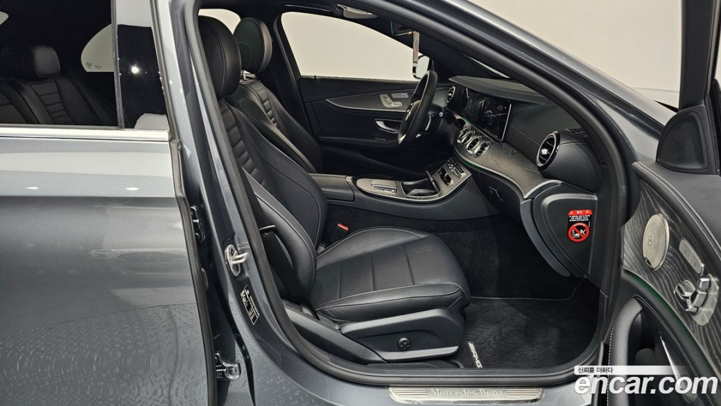 Mercedes-Benz E-Class E350 4MATIC AMG Line, 2022