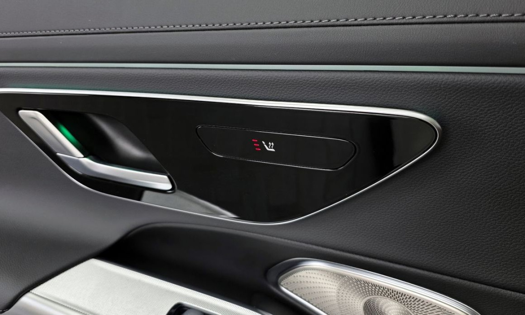 Mercedes-Benz E-Class E300 4MATIC Exclusive, 2025