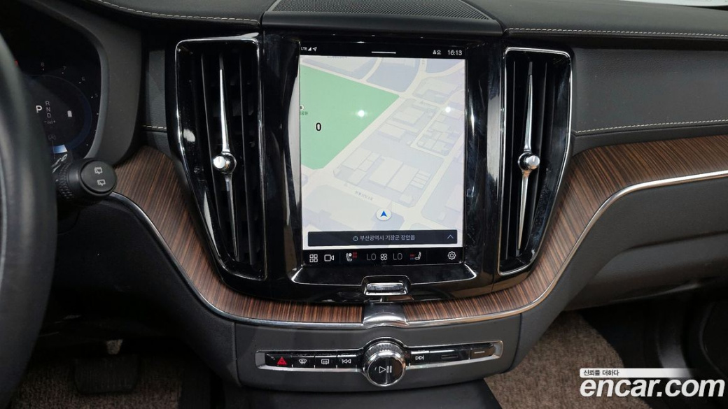 Volvo XC60 B5 Inscription, 2022