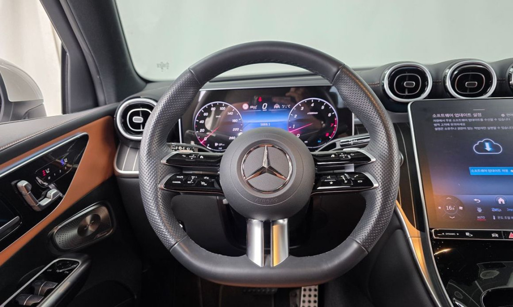 Mercedes-Benz GLC-Class GLC300 4MATIC AMG Line, 2024