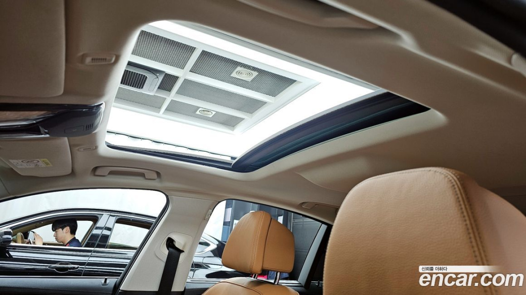 BMW 5-Series 520i Luxury, 2022