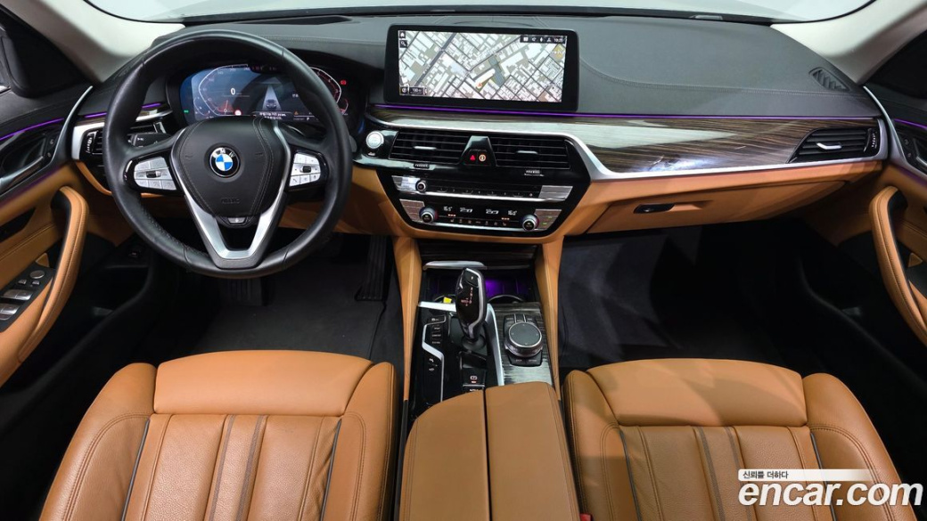 BMW 5-Series 520i Luxury, 2023