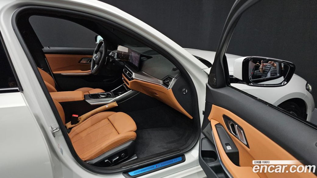 BMW 3-Series 320i M Sport, 2024