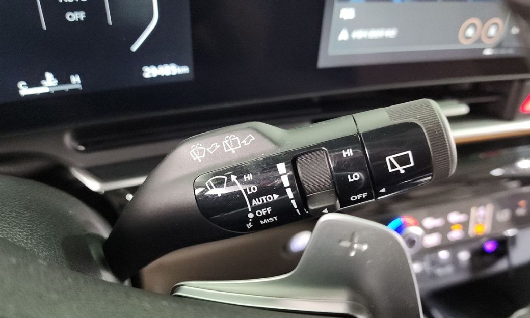 Kia Carnival 9-Seater Signature, 2025