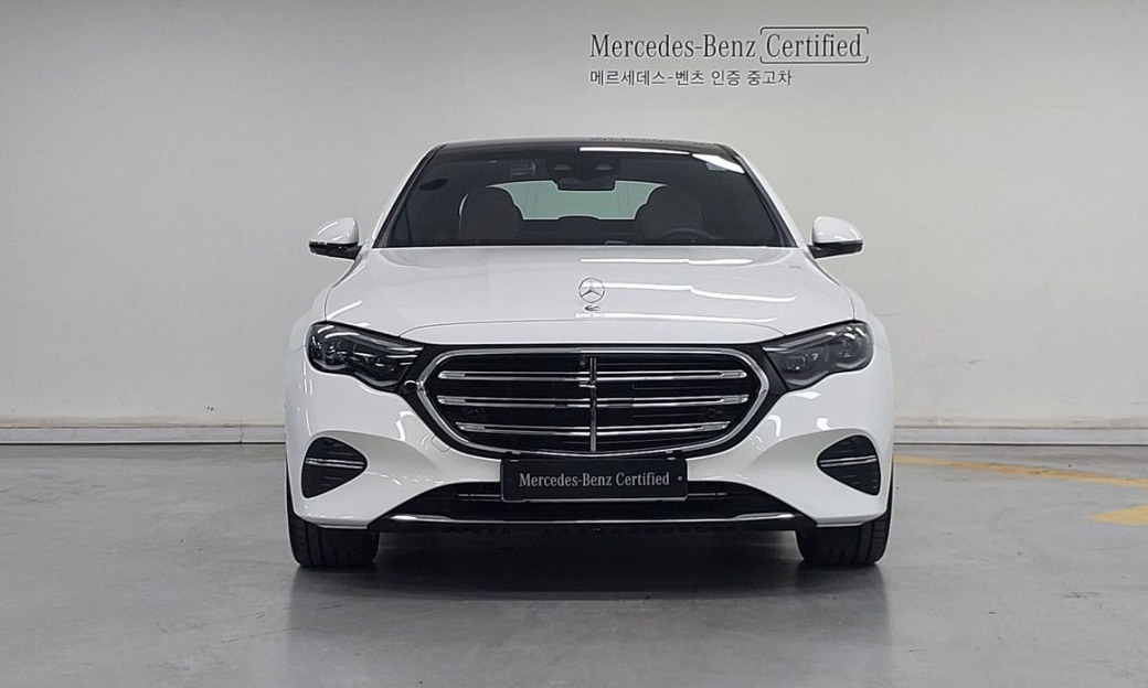 Mercedes-Benz E-Class E300 4MATIC Exclusive, 2026