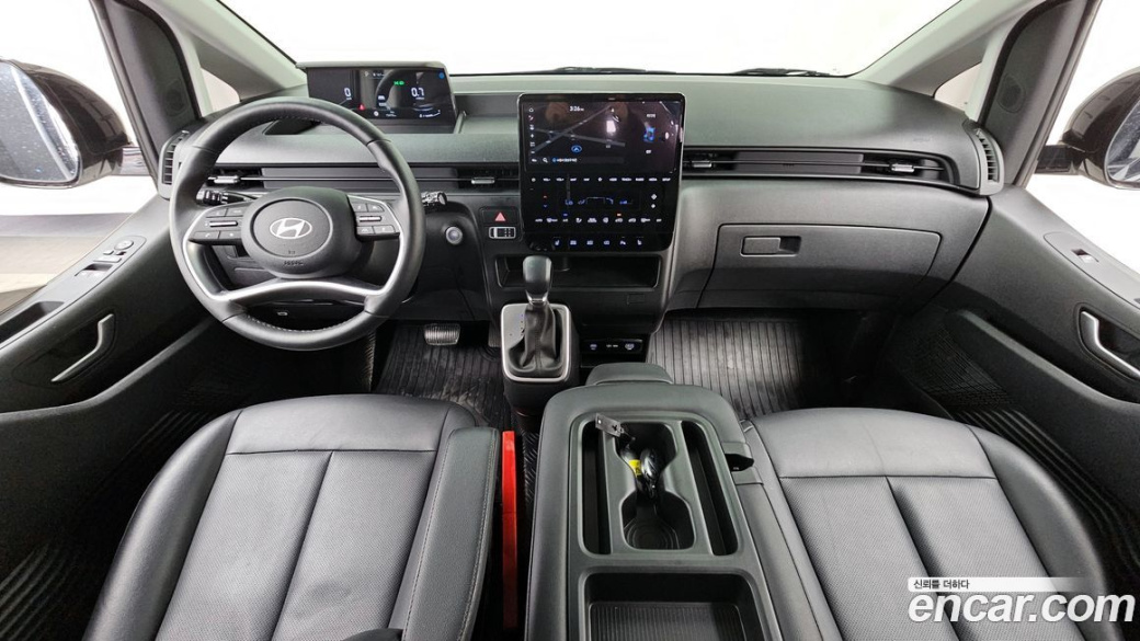 Hyundai Staria Tourer 9-Seater, 2025