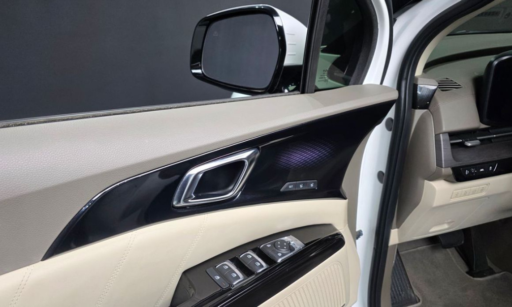 Kia Carnival 7-Seater Signature, 2023