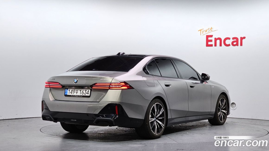 BMW 5-Series 530i xDrive M Sport, 2025