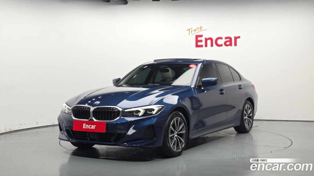 BMW 3-Series 320i, 2023