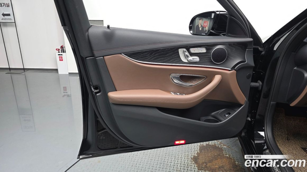Mercedes-Benz E-Class E250 AMG Line, 2023