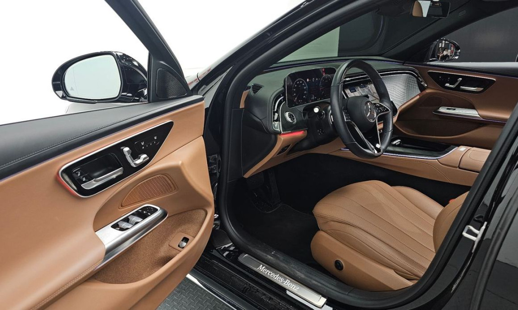 Mercedes-Benz E-Class E220d 4MATIC Exclusive, 2024