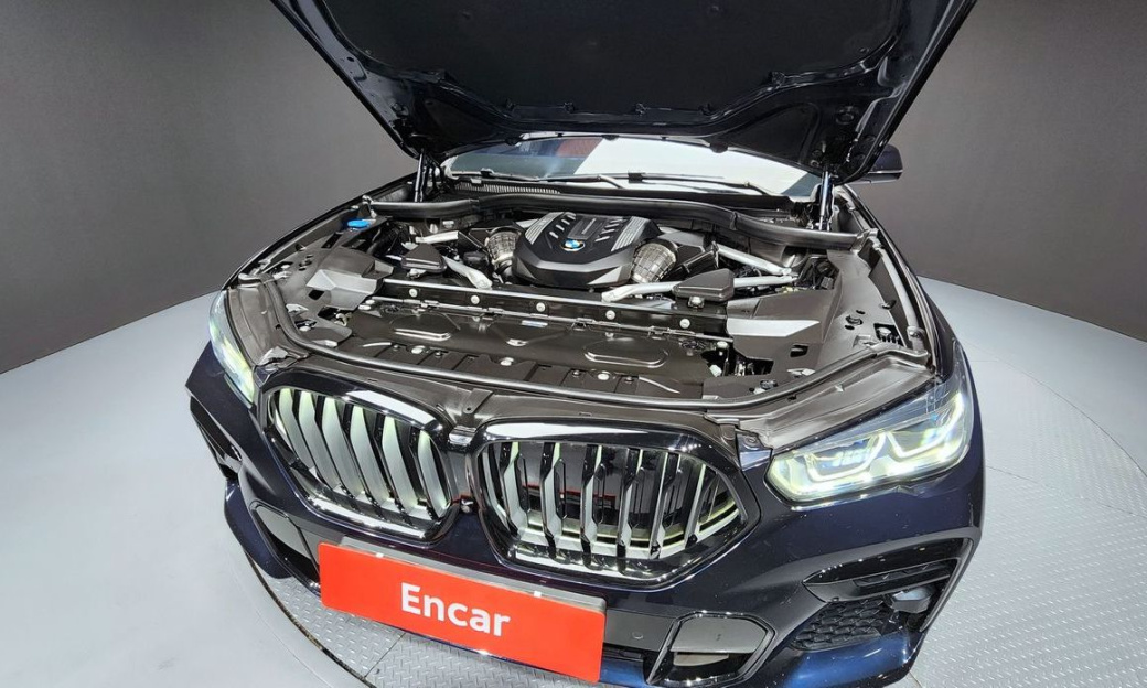 BMW X6 M50i, 2023