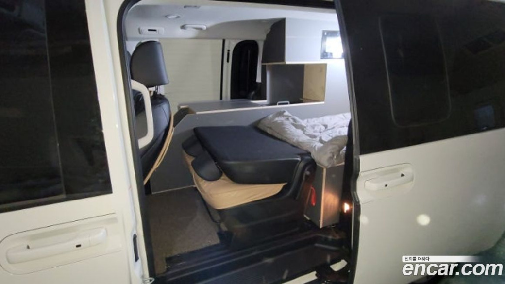 Hyundai Staria 4WD Tourer 9-Seater, 2023