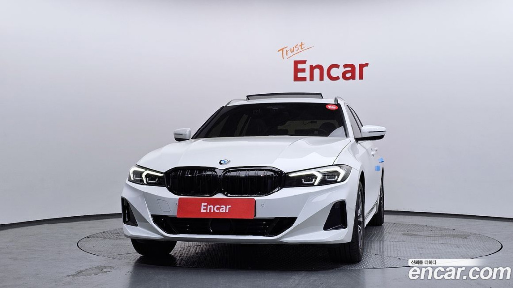 BMW 3-Series 320i Touring, 2024