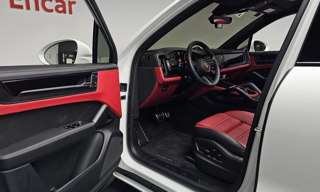 Porsche Cayenne 4.0 GTS, 2025
