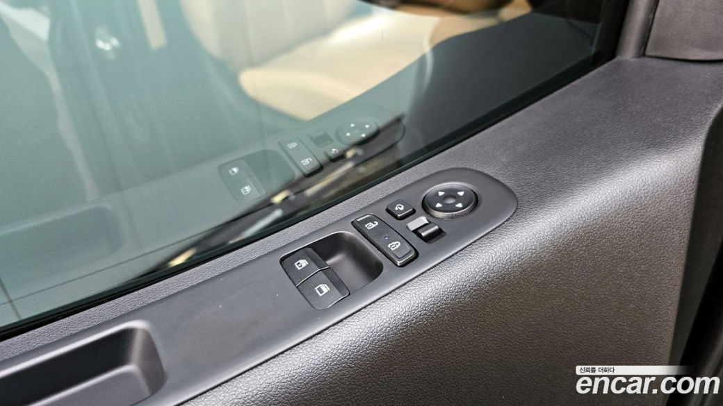 Hyundai Staria Tourer 9-Seater, 2024