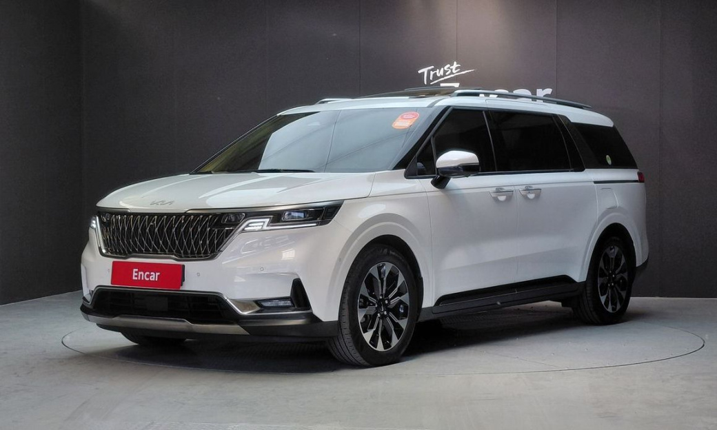 Kia Carnival 7-Seater Signature, 2023