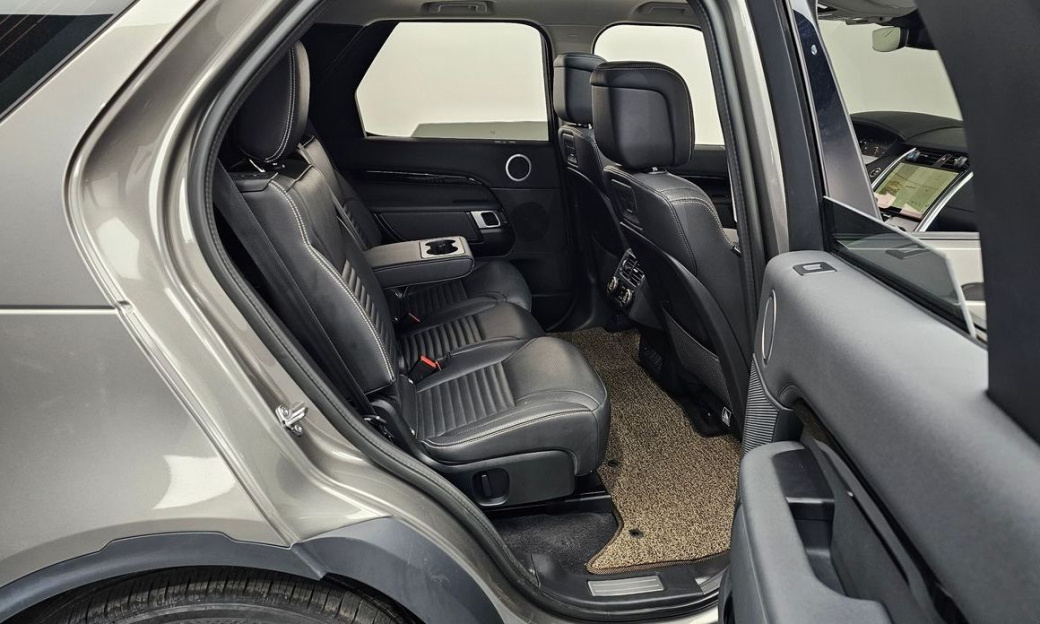 Land Rover Discovery D250 SE, 2023
