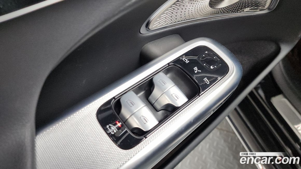 Mercedes-Benz E-Class E300 4MATIC AMG Line, 2024