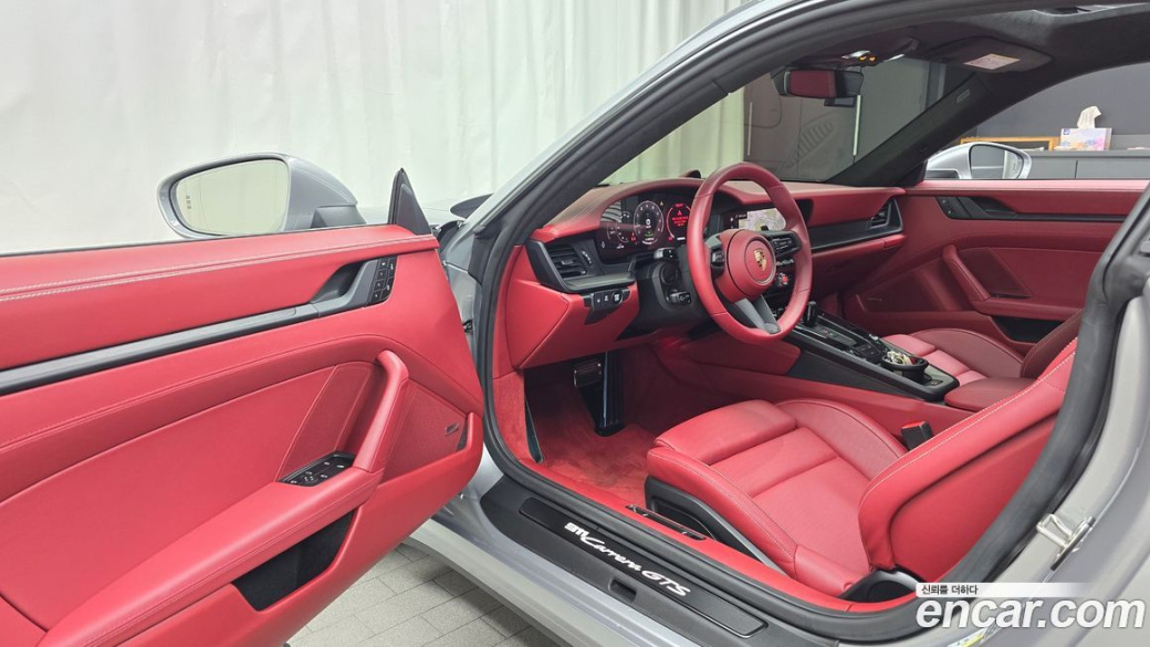 Porsche 911 Carrera GTS, 2025