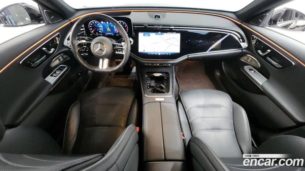 Mercedes-Benz E-Class E300 4MATIC AMG Line, 2024