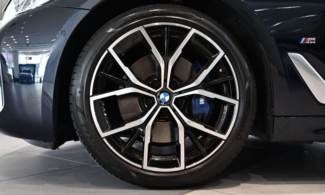 BMW 5-Series 530i xDrive M Sport Package, 2022
