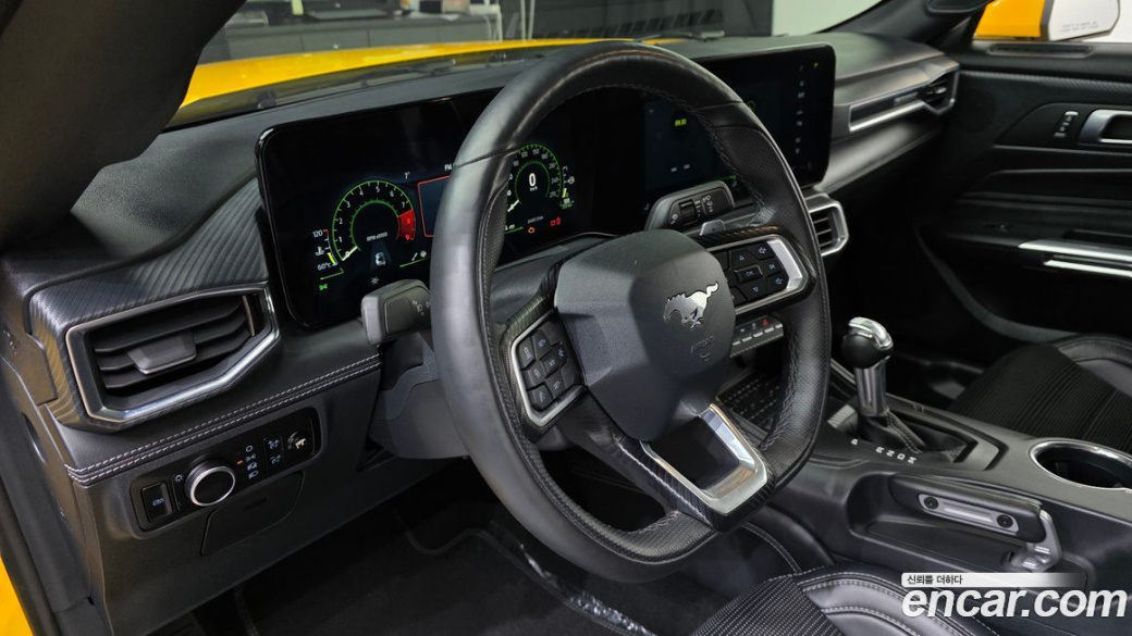 Ford Mustang 5.0 GT Premium Convertible, 2024