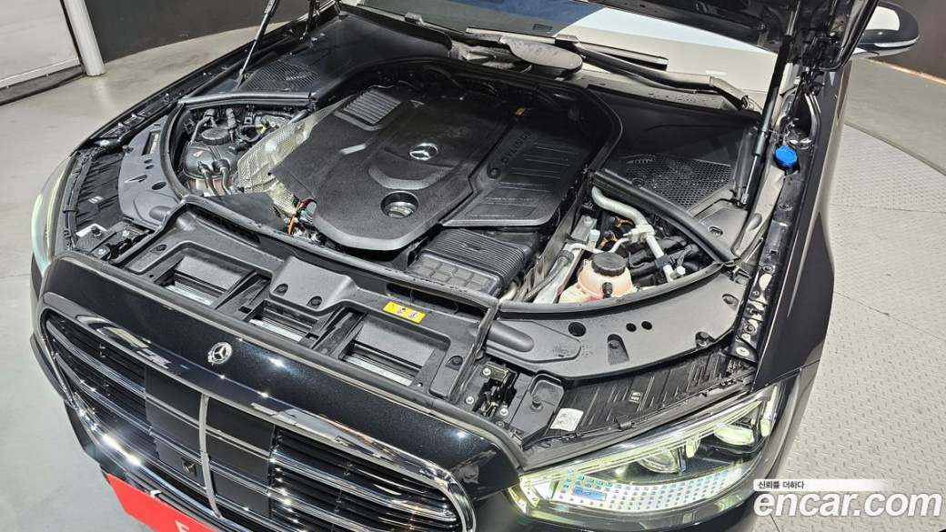 Mercedes-Benz S-Class S350 d 4MATIC, 2025