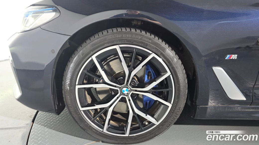 BMW 5-Series 530i M Sport Package, 2023