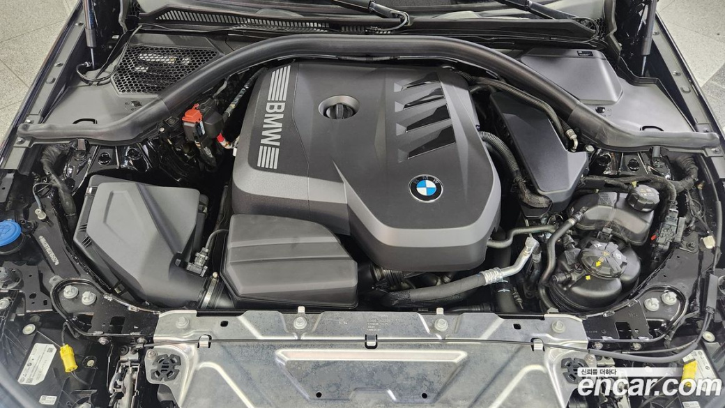 BMW 3-Series 320i, 2025