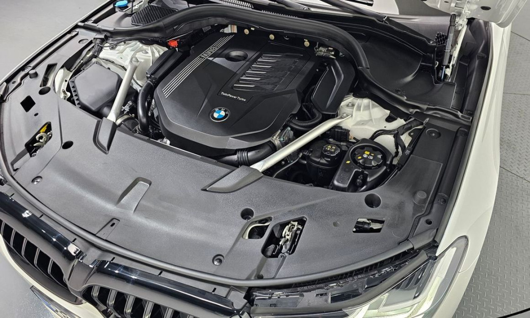 BMW Gran Turismo 630i xDrive Luxury, 2023