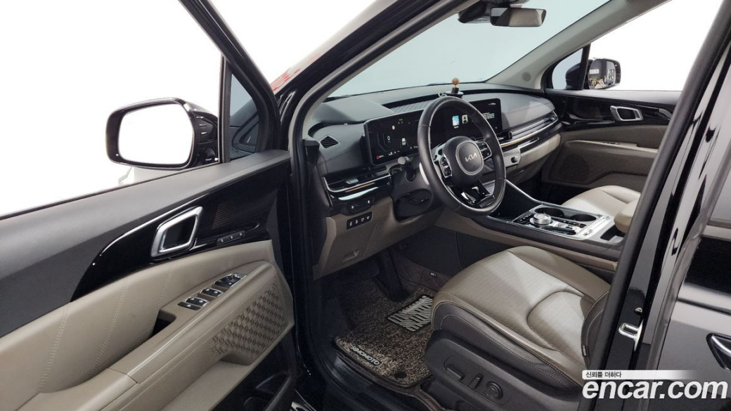 Kia Carnival 7-Seater Signature, 2024