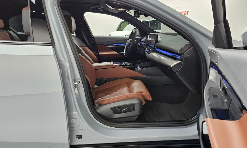 BMW 5-Series 530i xDrive M Sport, 2024