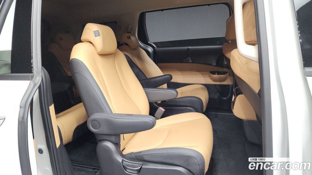 Kia Carnival 9-Seater Noblesse, 2023