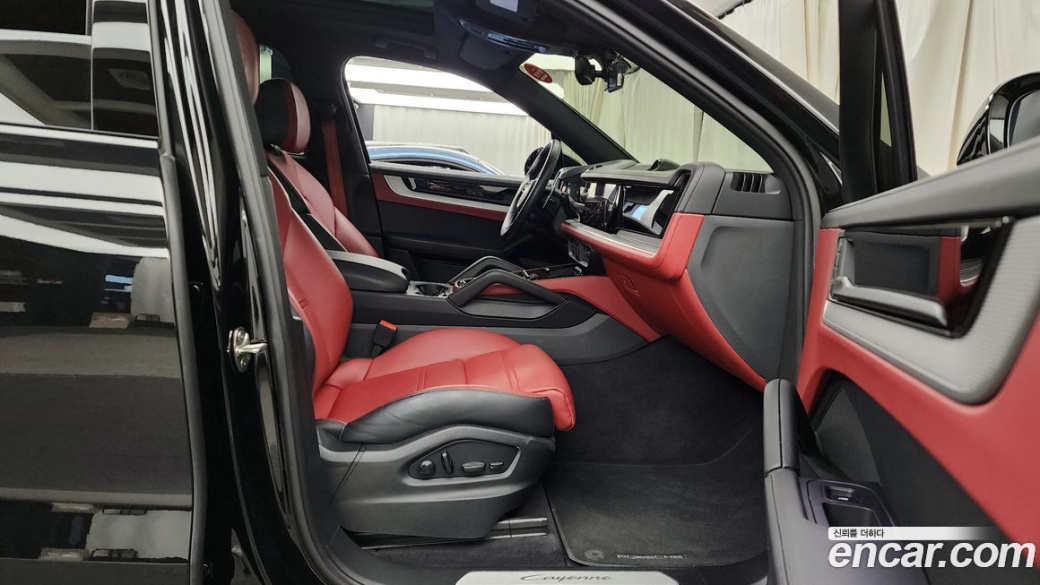Porsche Cayenne 3.0, 2024