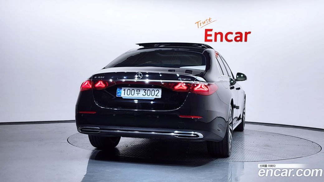 Mercedes-Benz E-Class E300 4MATIC AMG Line, 2024