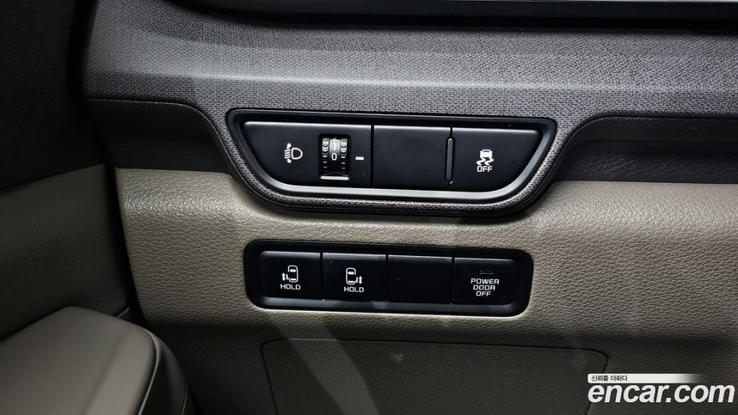 Kia Carnival 9-Seater Prestige, 2024