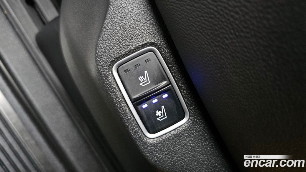 Hyundai Staria 4WD Lounge 9-Seater, 2024