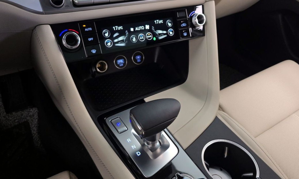 Genesis G70 Gasoline 2.5T 2WD, 2025