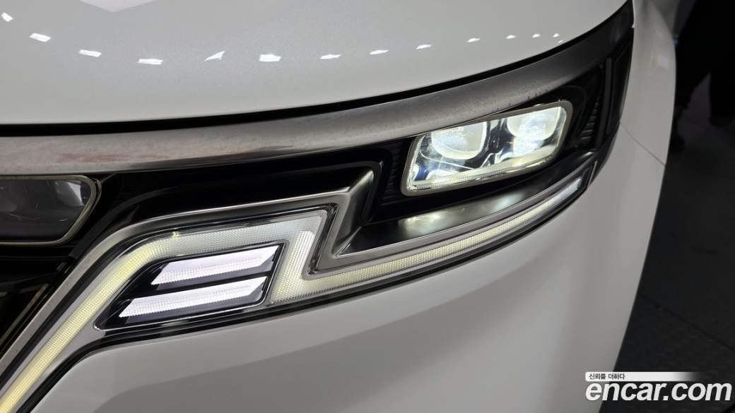 Kia Carnival 9-Seater Signature, 2023