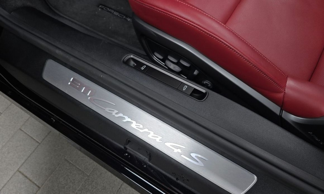 Porsche 911 Carrera 4S Cabriolet, 2024