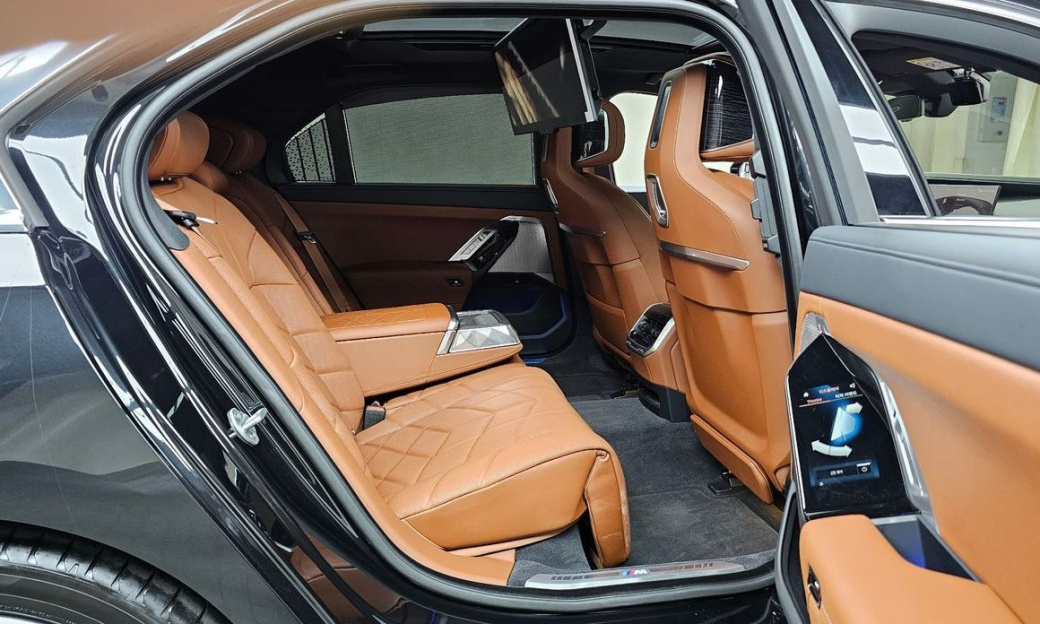 BMW 7-Series 740i xDrive M Sport, 2025