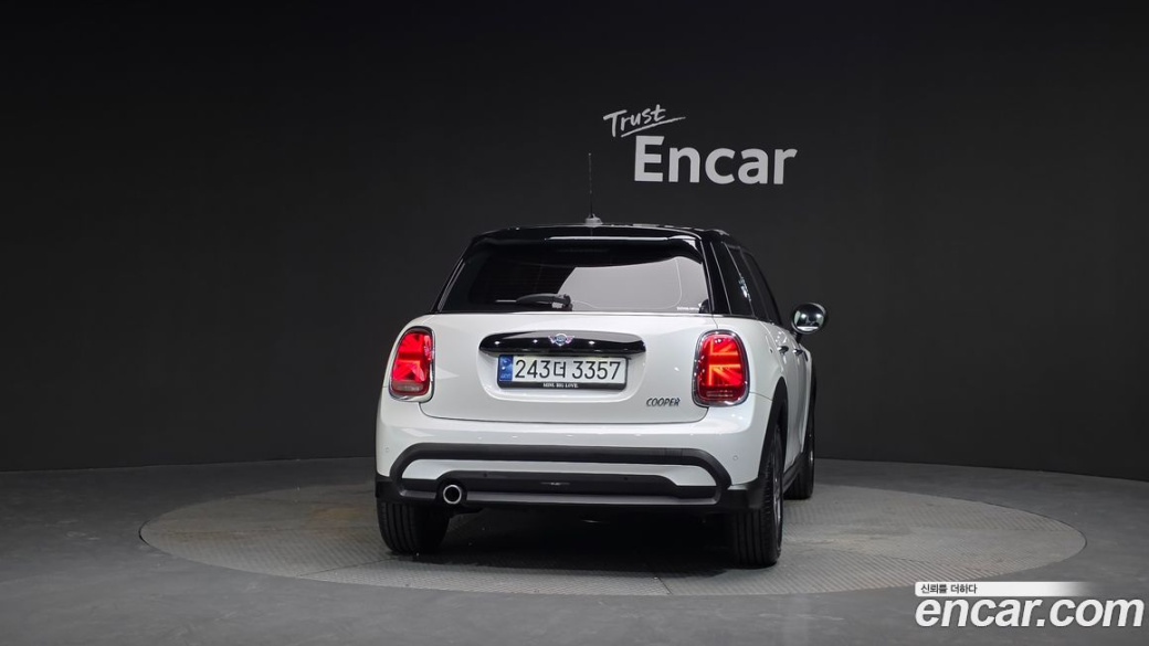 Mini Cooper Classic, 2023