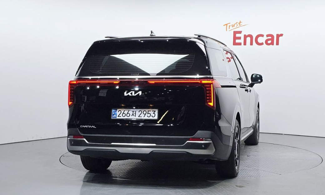 Kia Carnival 9-Seater Signature, 2025